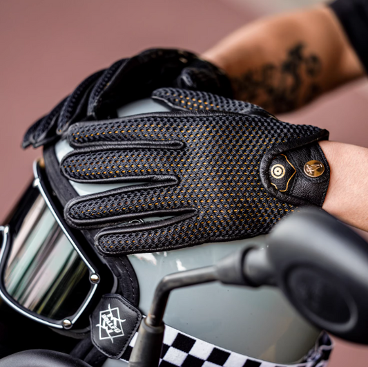 Retro Gloves — R18