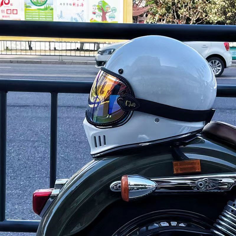 Retro Helmet FRP-02 with glasses